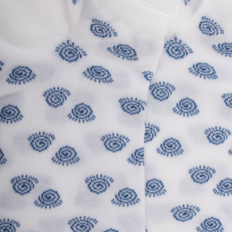 Men's cotton sneaker socks with tribal suns repeat pattern - White | Doré Doré